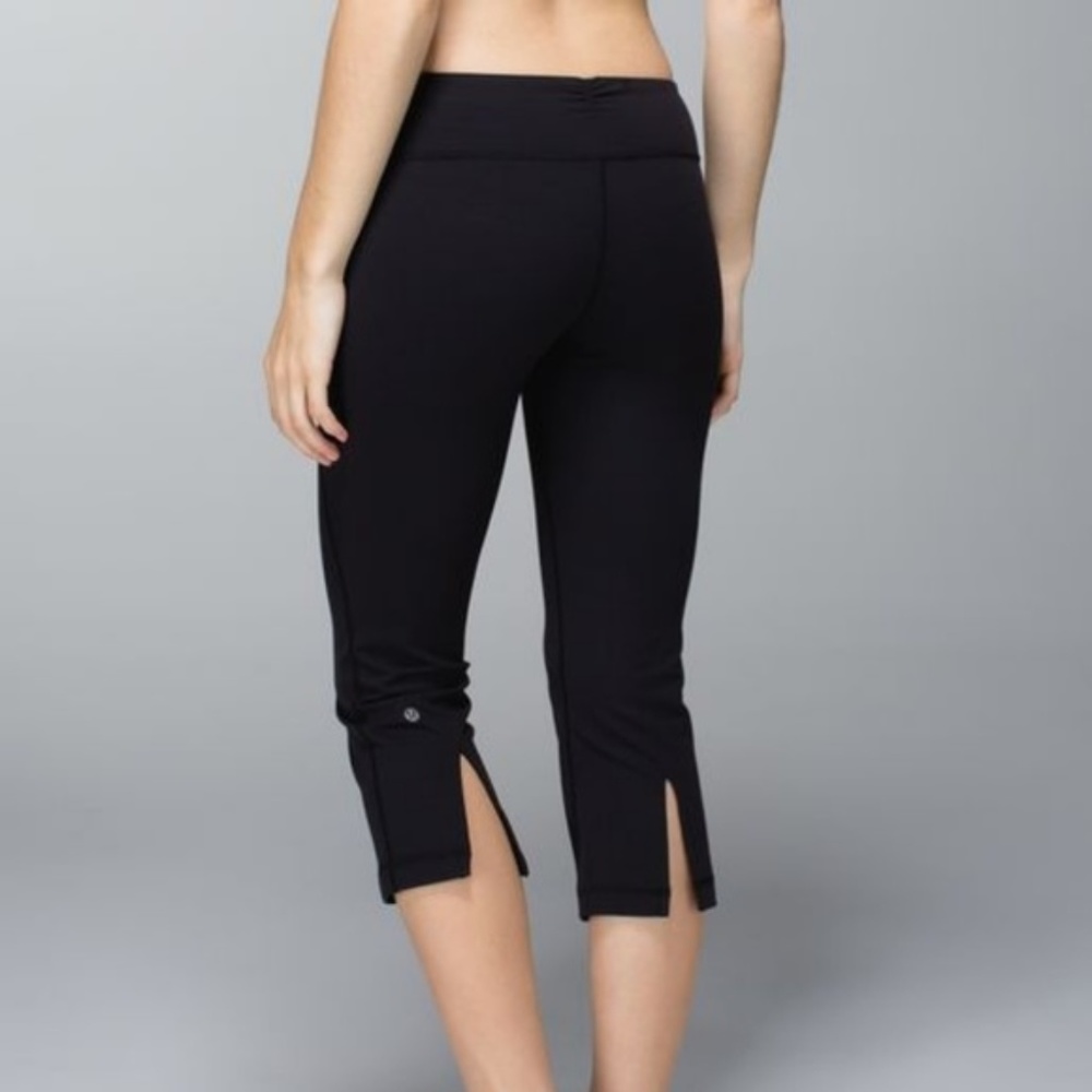 Lululemon Gather & Crow Crop Black Leggings- Sz 12